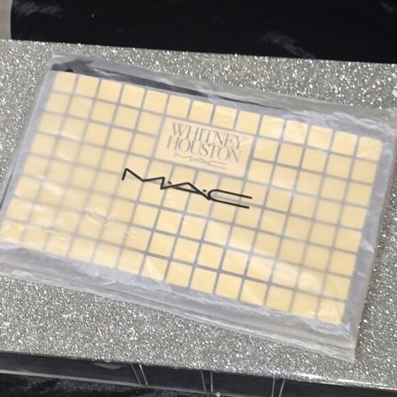 Mac Cosmetics X Whitney Houston Nippy's Clutch Cosmetic Bag - Picture 5 of 5